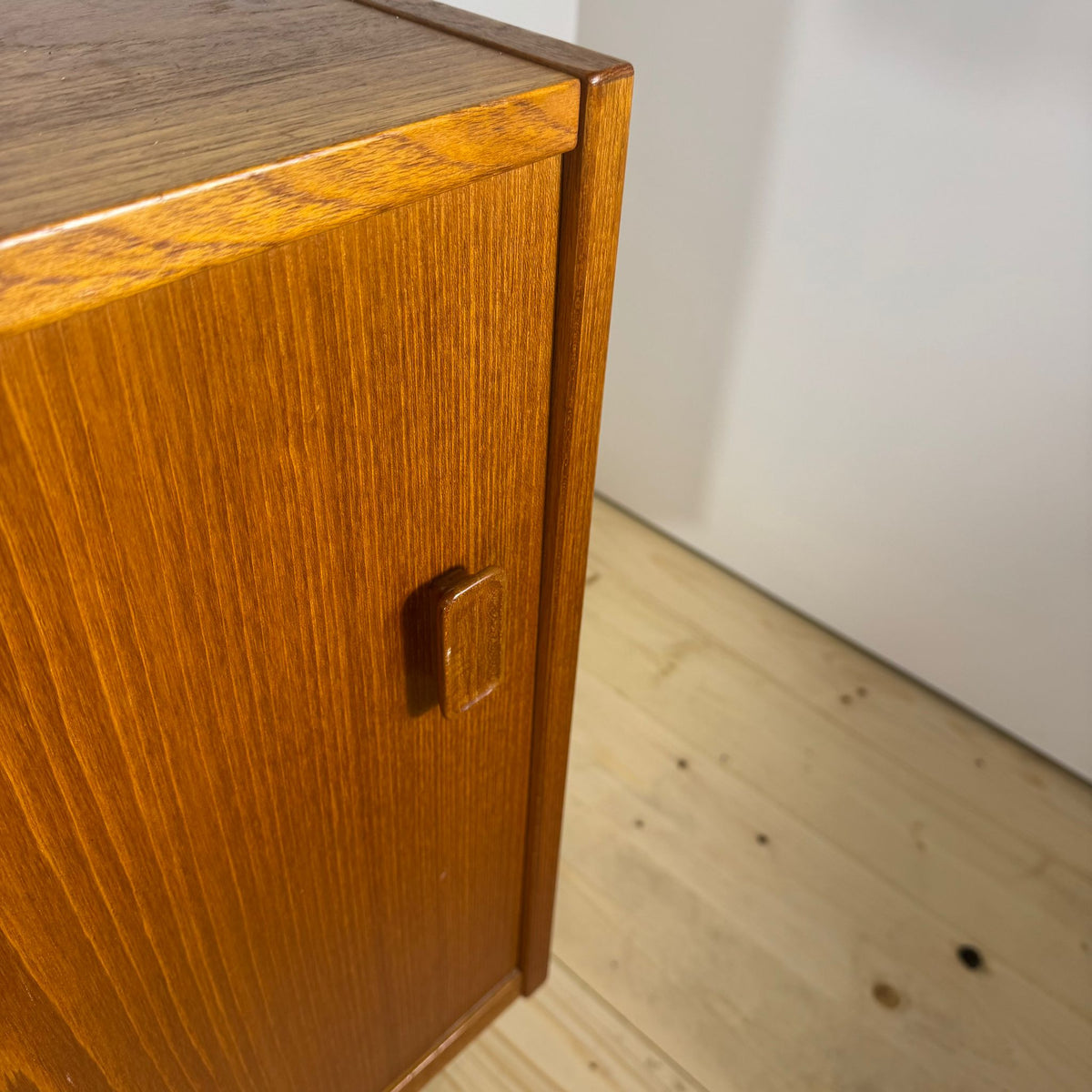 Sideboard “Arild” di Nils Jonsson per Troeds – Svezia, 1960