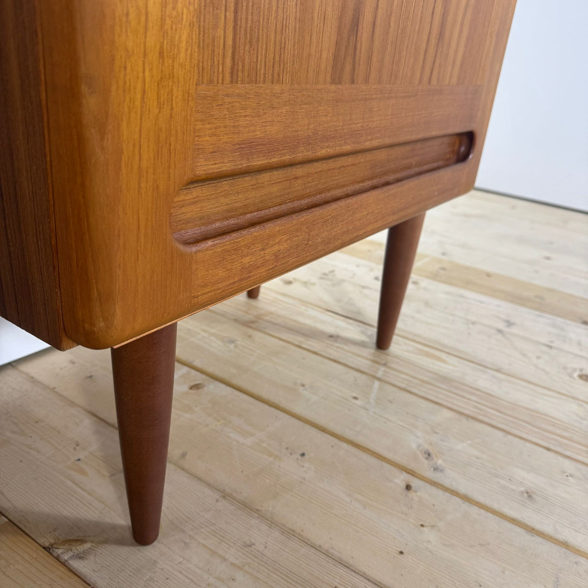 Piccolo Mobile in Teak Dyrlund – Design Danese Mid-Century, Anni ’60