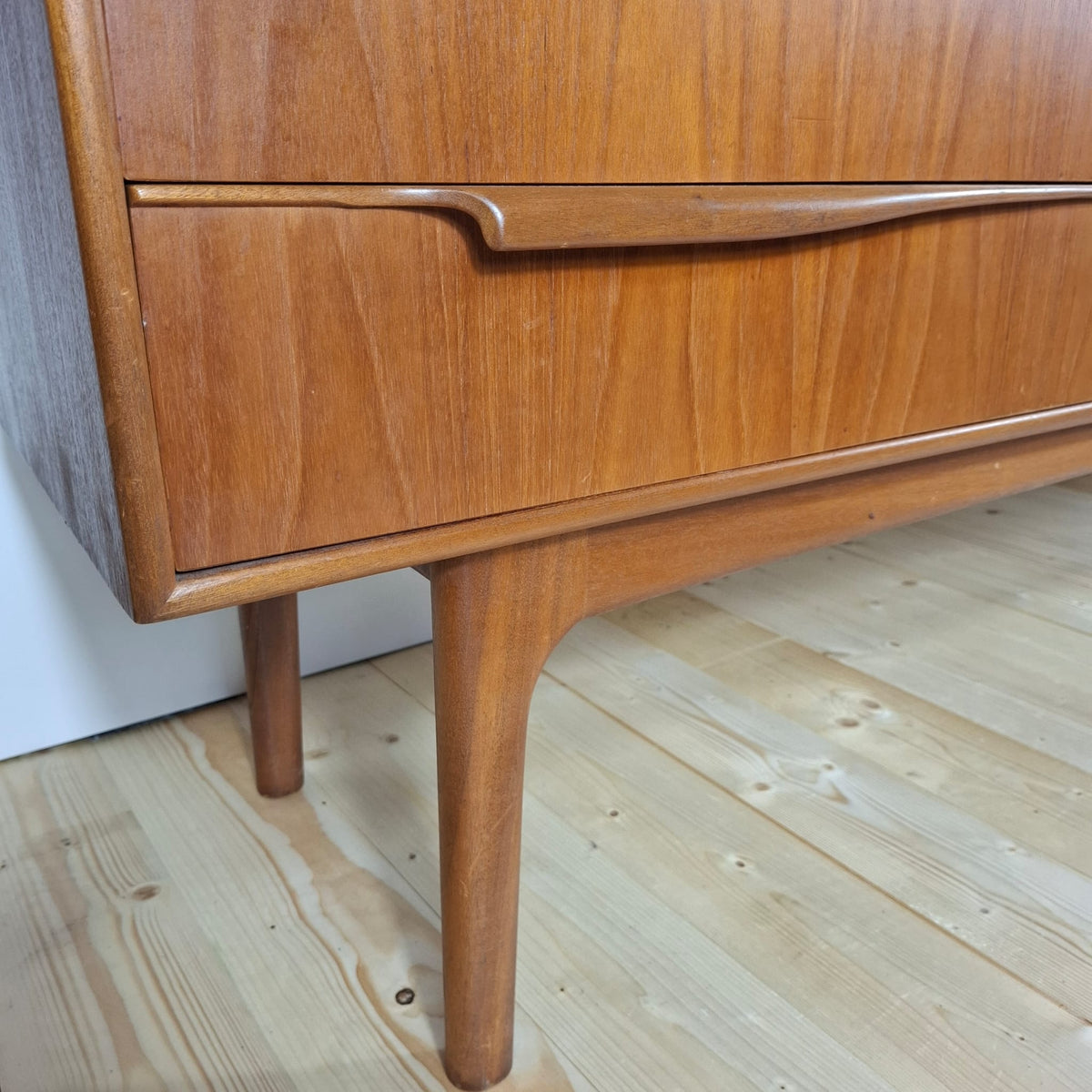 Sideboard vintage danese in legno di teak McIntosh, Scotland 1960