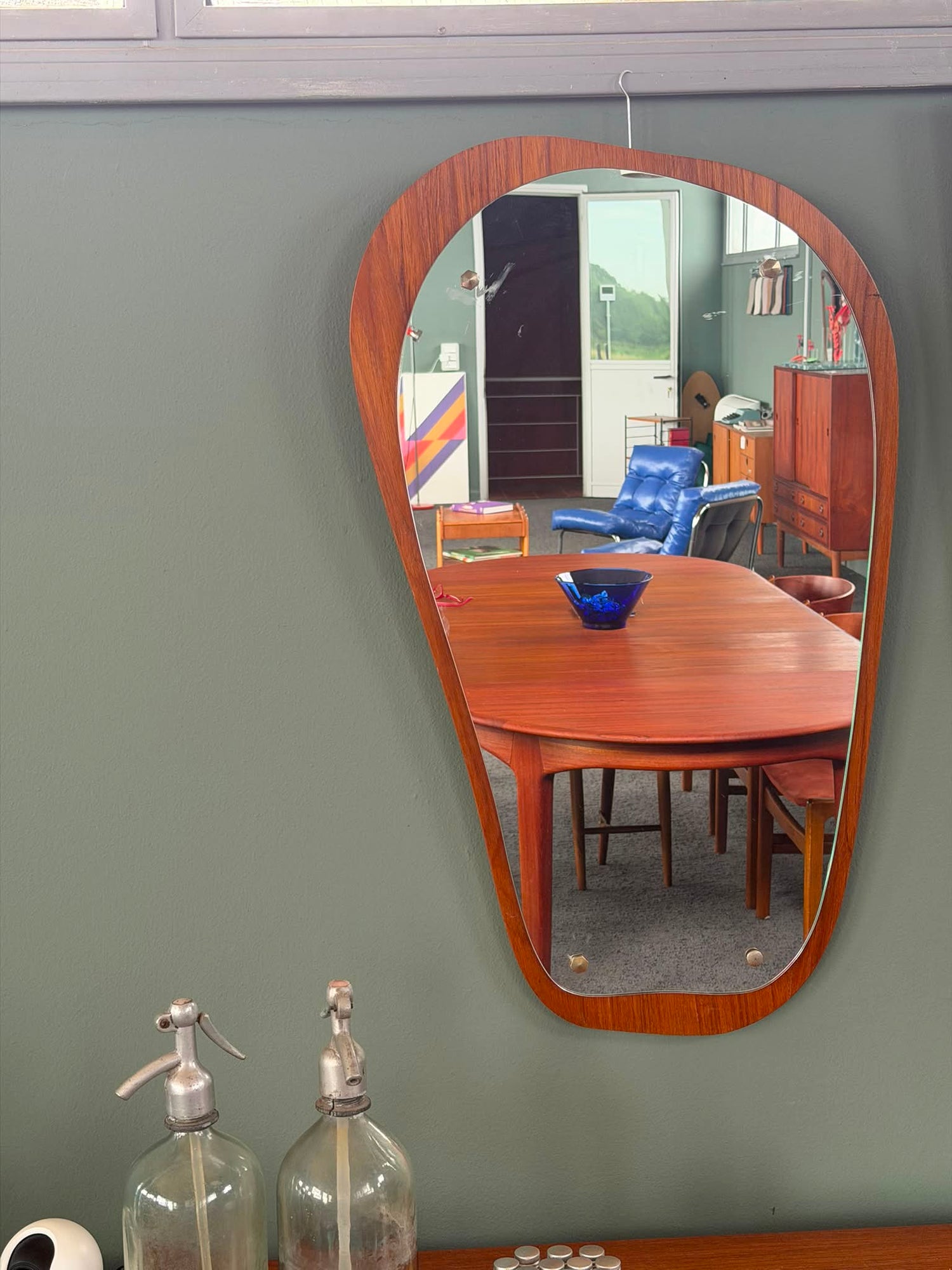 Specchio forma organica in legno di teak
