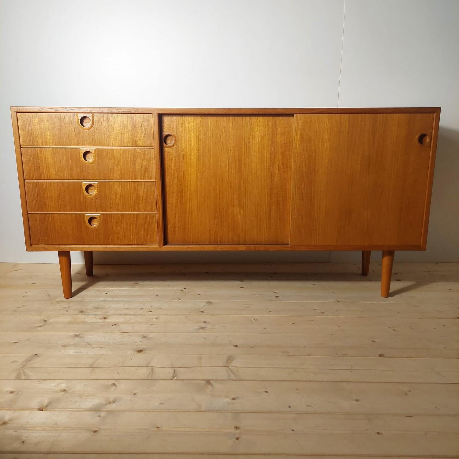 Sideboard vintage in teak, Danimarca anni ’60 – Christensen & Jun cod02