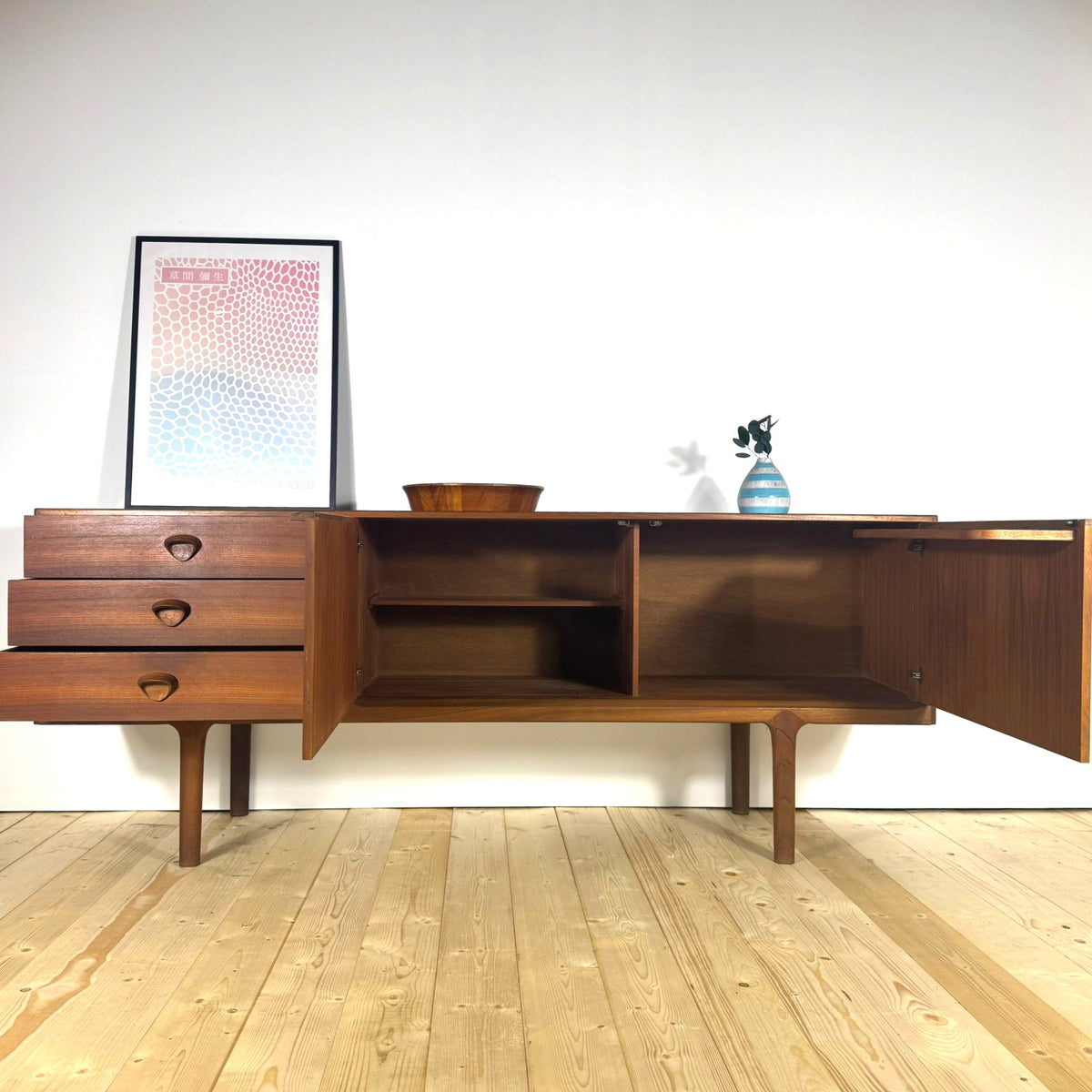 Credenza vintage in teak Tom Robertson McIntosh – sideboard Mid-Century anni ’60