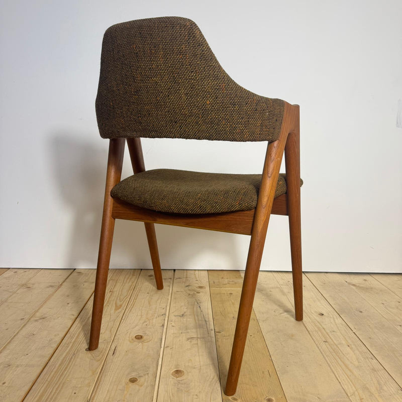 Sedia “Compass” in Teak di Kai Kristiansen – Design Scandinavo Mid-Century
