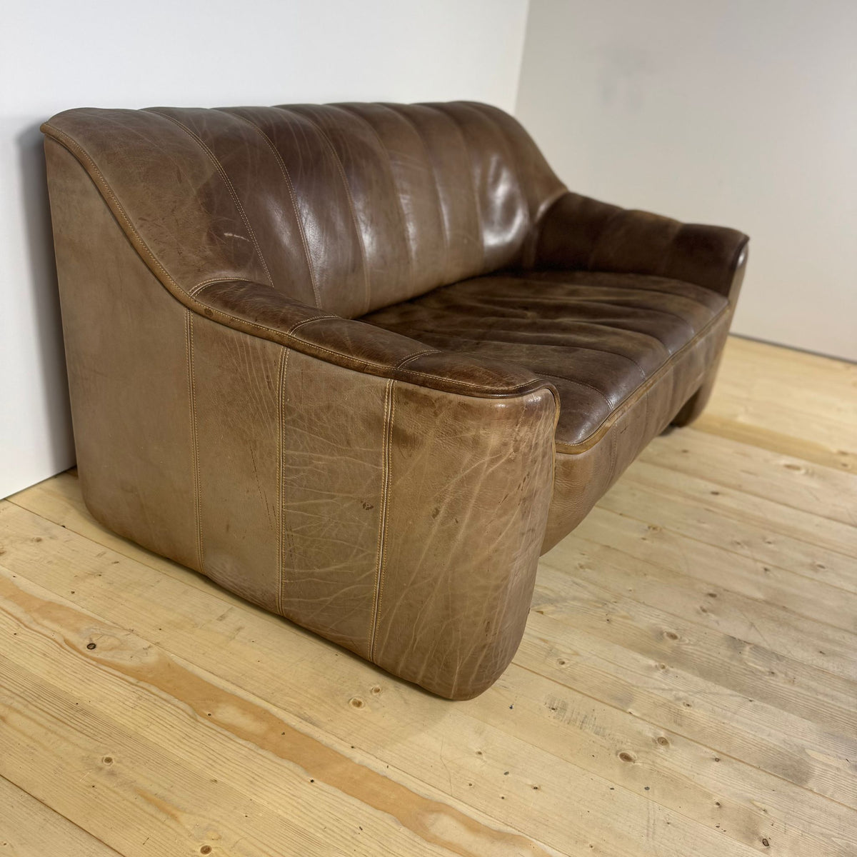 Divano De Sede DS-44 in Pelle di Bufalo Marrone – Svizzera Anni ’70