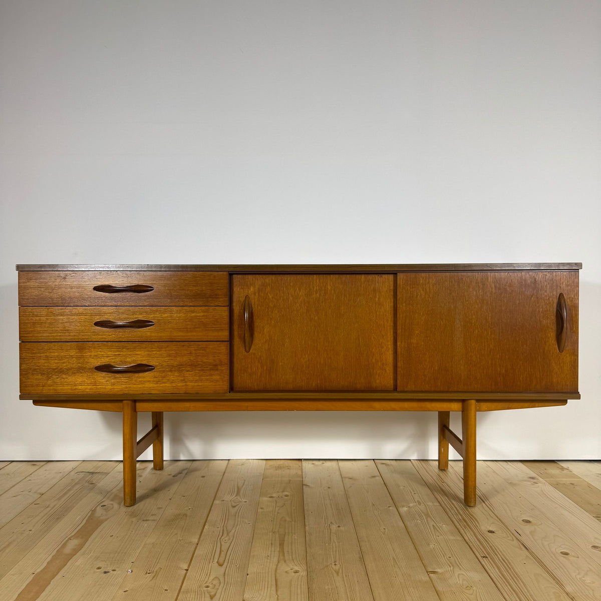 sideboard danese in teak – Design scandinavo anni ’60