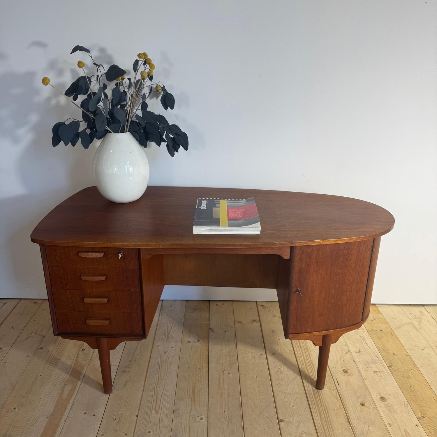 Scrittoio Vintage in Teak H.P. Hansen – Eleganza Mid-Century per Ambienti Raffinati