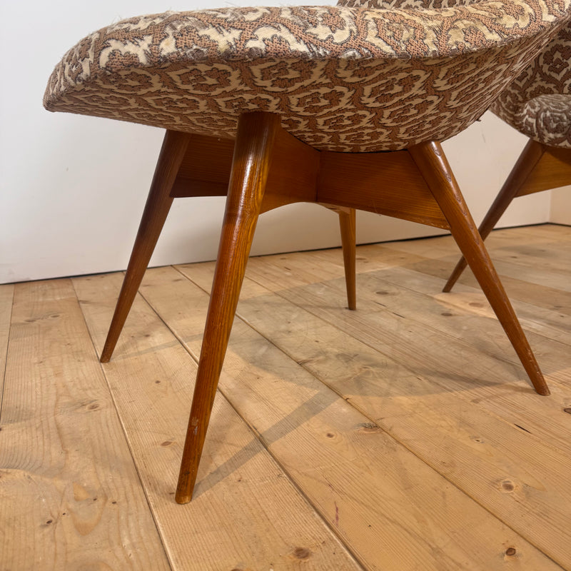 Coppia di Sedie Vintage – Stile e Versatilità