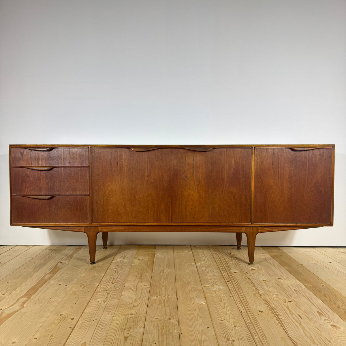 McIntosh sideboard in teak – Mobile vintage restaurato, anni ’60