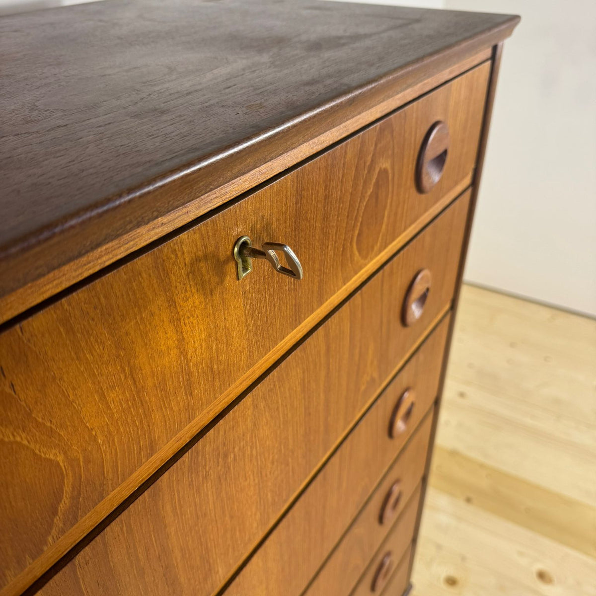 Base dei montanti e piedi in teak, stile Anni '60.