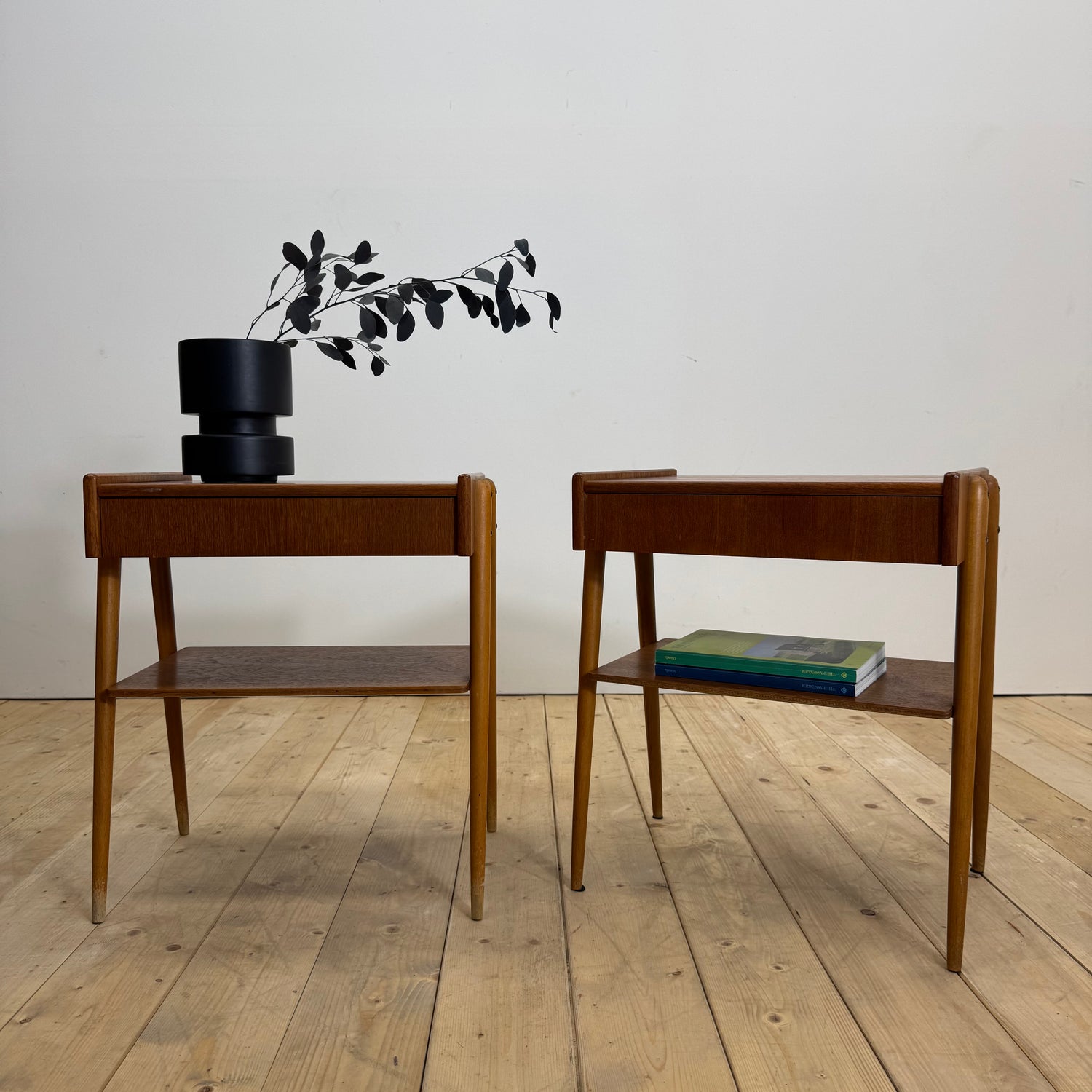 Coppia di comodini in teak AB Carlström, 1960