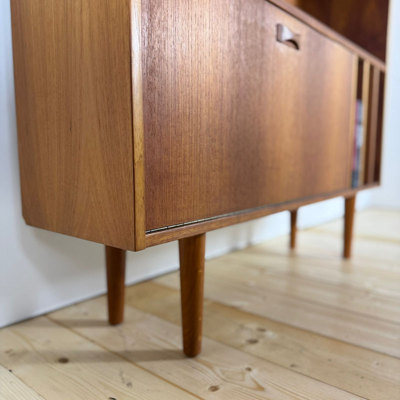 Dettaglio interno anta a ribalta, uso mobile bar vintage.