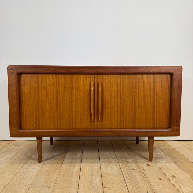 Sideboard Dyrlund in teak con ante a scomparsa, Danimarca 1960