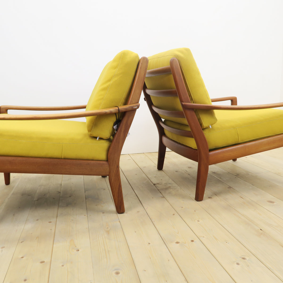 Coppia di poltrone in teak danesi, anni ’60