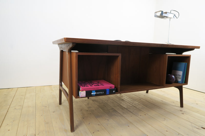 Teak writing desk with drawers, Denmark 1960