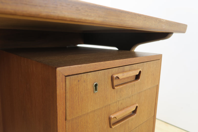 Teak writing desk with drawers, Denmark 1960