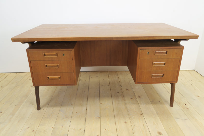 Teak writing desk with drawers, Denmark 1960