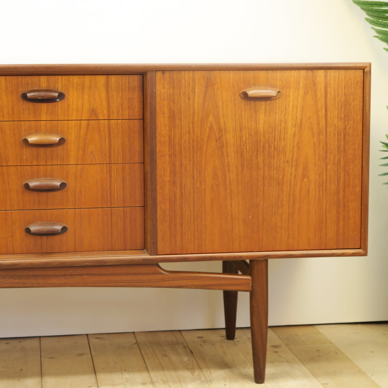 Sideboard “Brazilia” di Victor Wilkins per G-Plan, teak, Inghilterra 1960