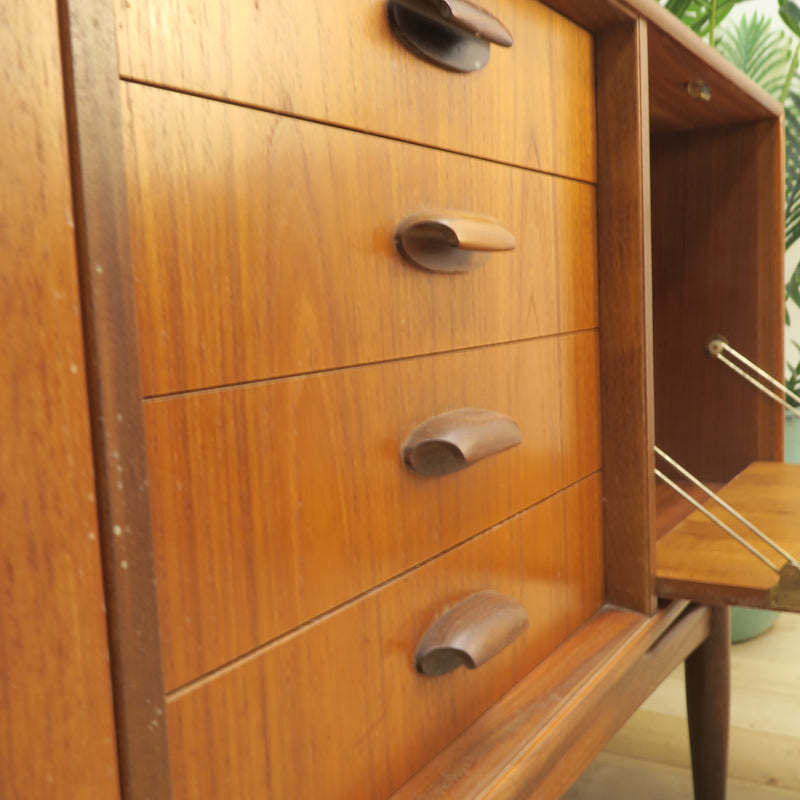 Sideboard “Brazilia” di Victor Wilkins per G-Plan, teak, Inghilterra 1960