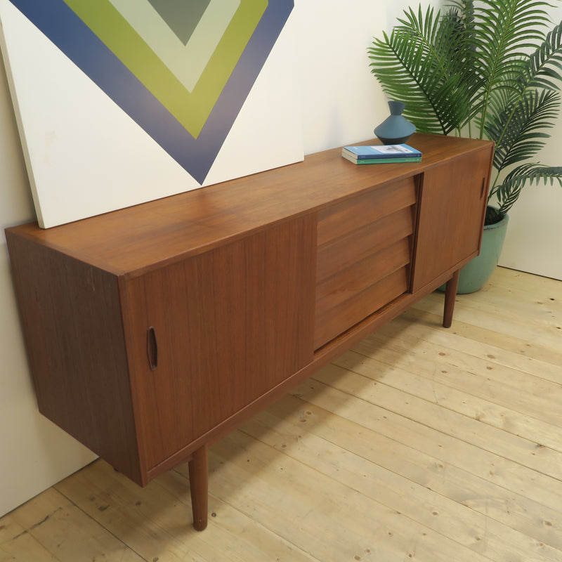 Sideboard “Trio” di Nils Jonsson per Troeds, teak, Svezia 1960