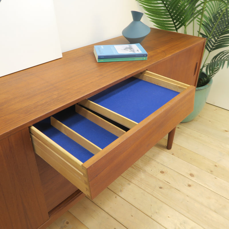 Sideboard “Trio” di Nils Jonsson per Troeds, teak, Svezia 1960