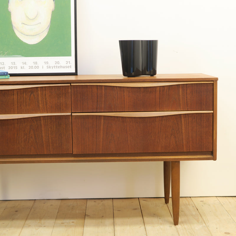 Cassettiera Austinsuite in teak, anni ’60