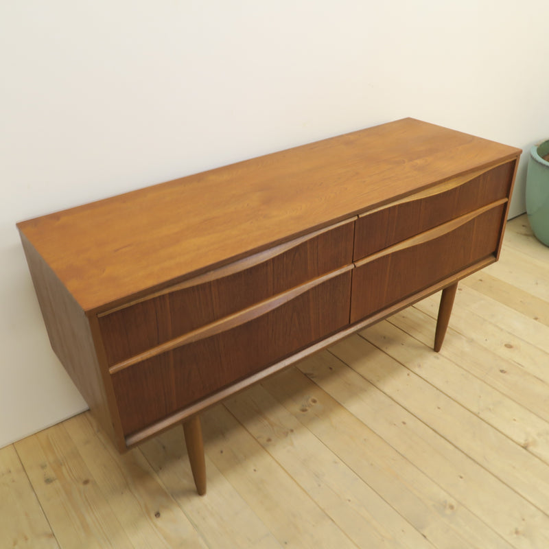 Cassettiera Austinsuite in teak, anni ’60