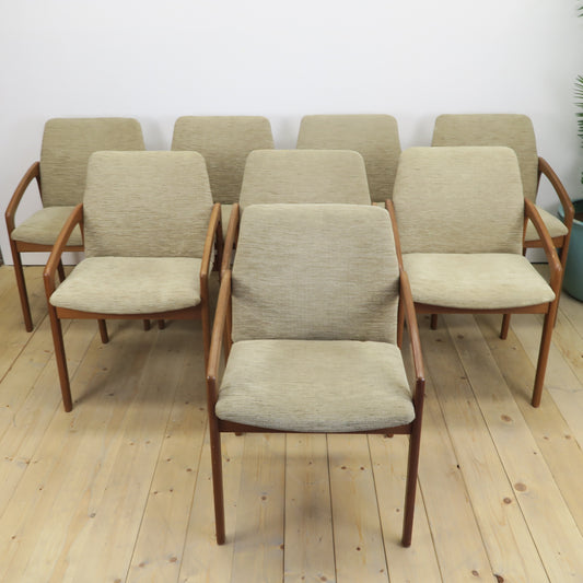 Set di 8 sedie Model 23 in teak di Henning Kjærnulf per Korup Stolefabrik, Danimarca 1960