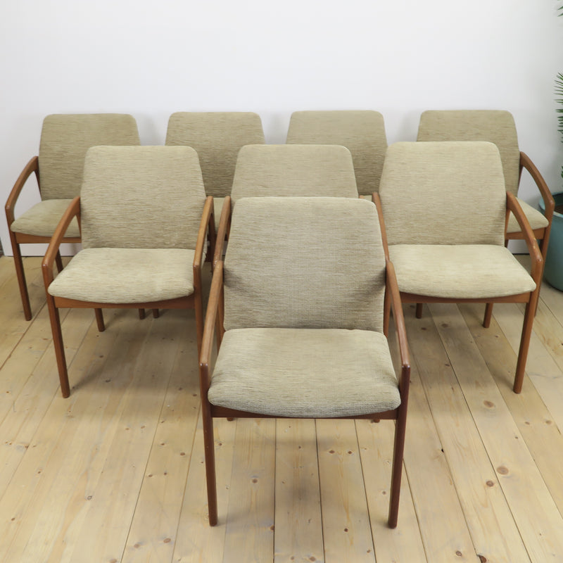 Set di 8 sedie Model 23 in teak di Henning Kjærnulf per Korup Stolefabrik, Danimarca 1960