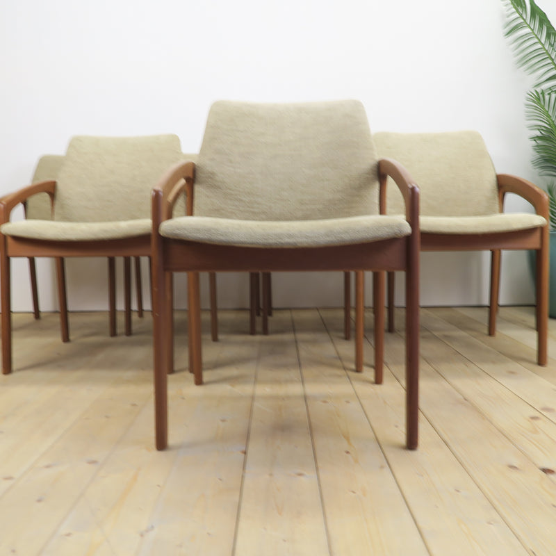 Set di 8 sedie Model 23 in teak di Henning Kjærnulf per Korup Stolefabrik, Danimarca 1960
