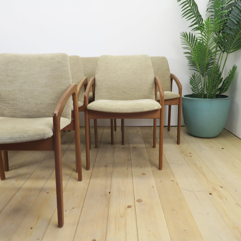 Set di 8 sedie Model 23 in teak di Henning Kjærnulf per Korup Stolefabrik, Danimarca 1960