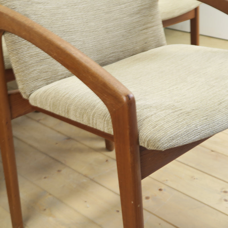 Set di 8 sedie Model 23 in teak di Henning Kjærnulf per Korup Stolefabrik, Danimarca 1960