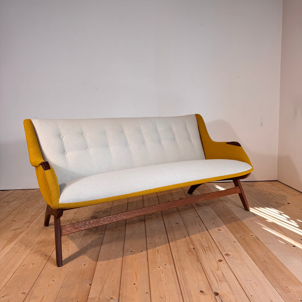 Divano vintage tre posti in teak, anni ’60