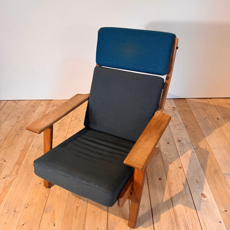 Poltrona GE-375 Hans Wegner per Getama