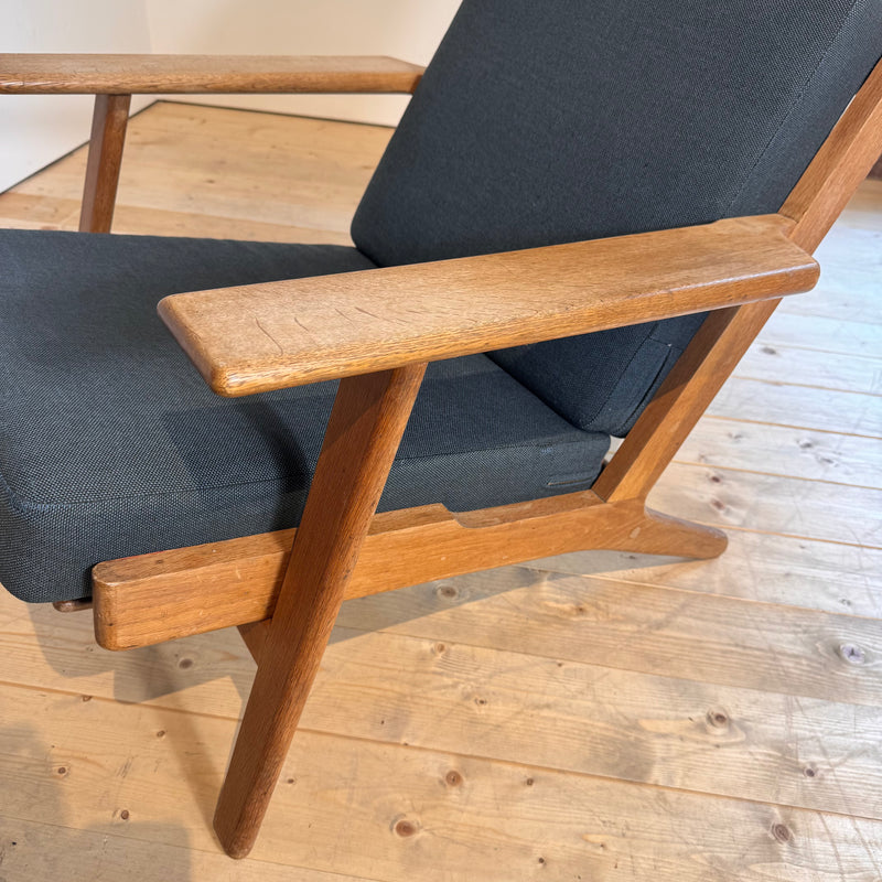 Poltrona GE-375 Hans Wegner per Getama