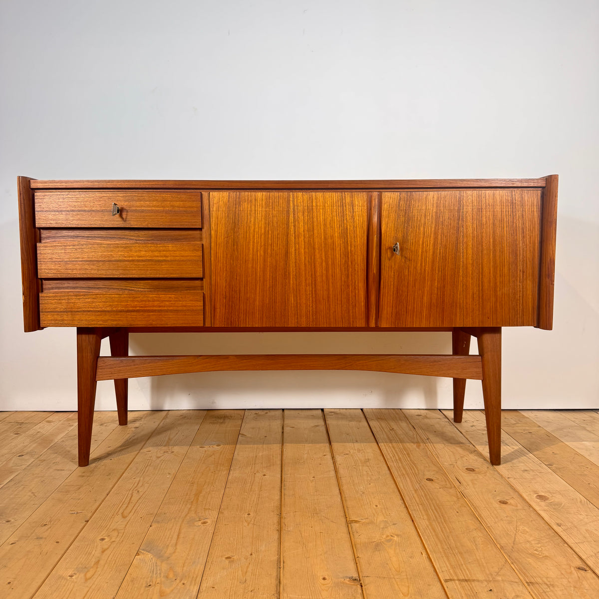 Sideboard in teak danese, anni ’60