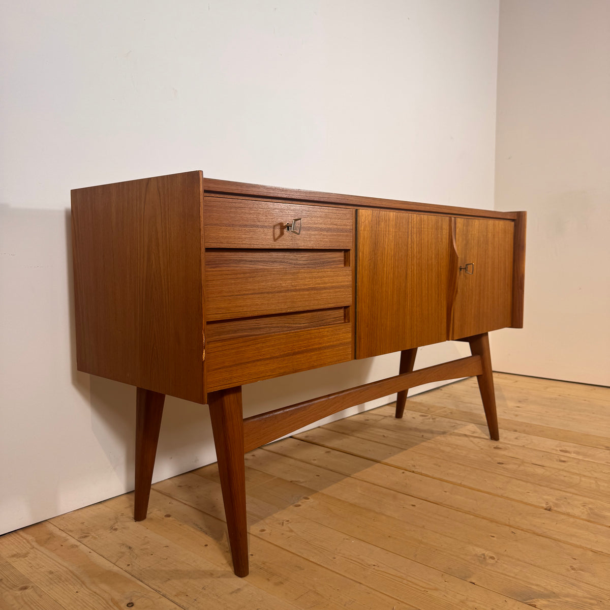 Sideboard in teak danese, anni ’60