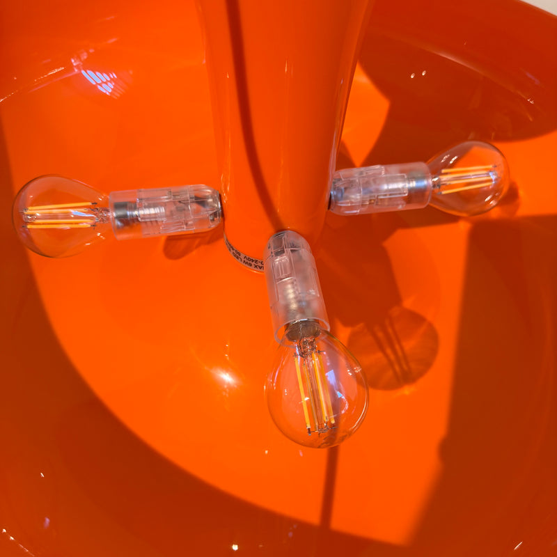 Lampada da tavolo Nesso di Giancarlo Mattioli per Artemide