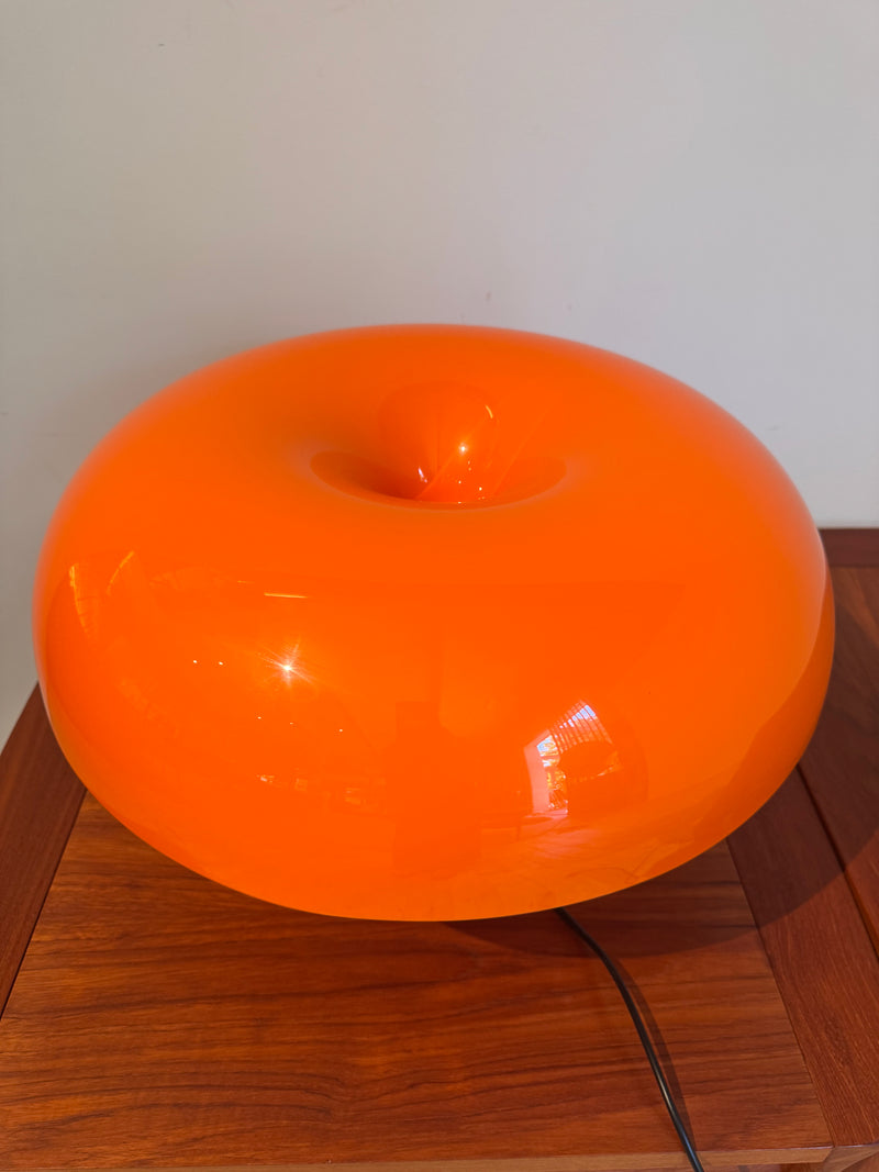 Lampada da tavolo Nesso di Giancarlo Mattioli per Artemide