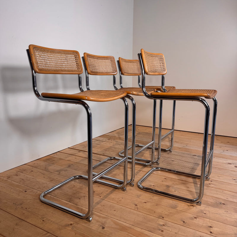 Set di quattro sgabelli italiani in legno, paglia di Vienna e acciaio cromato, anni ’80