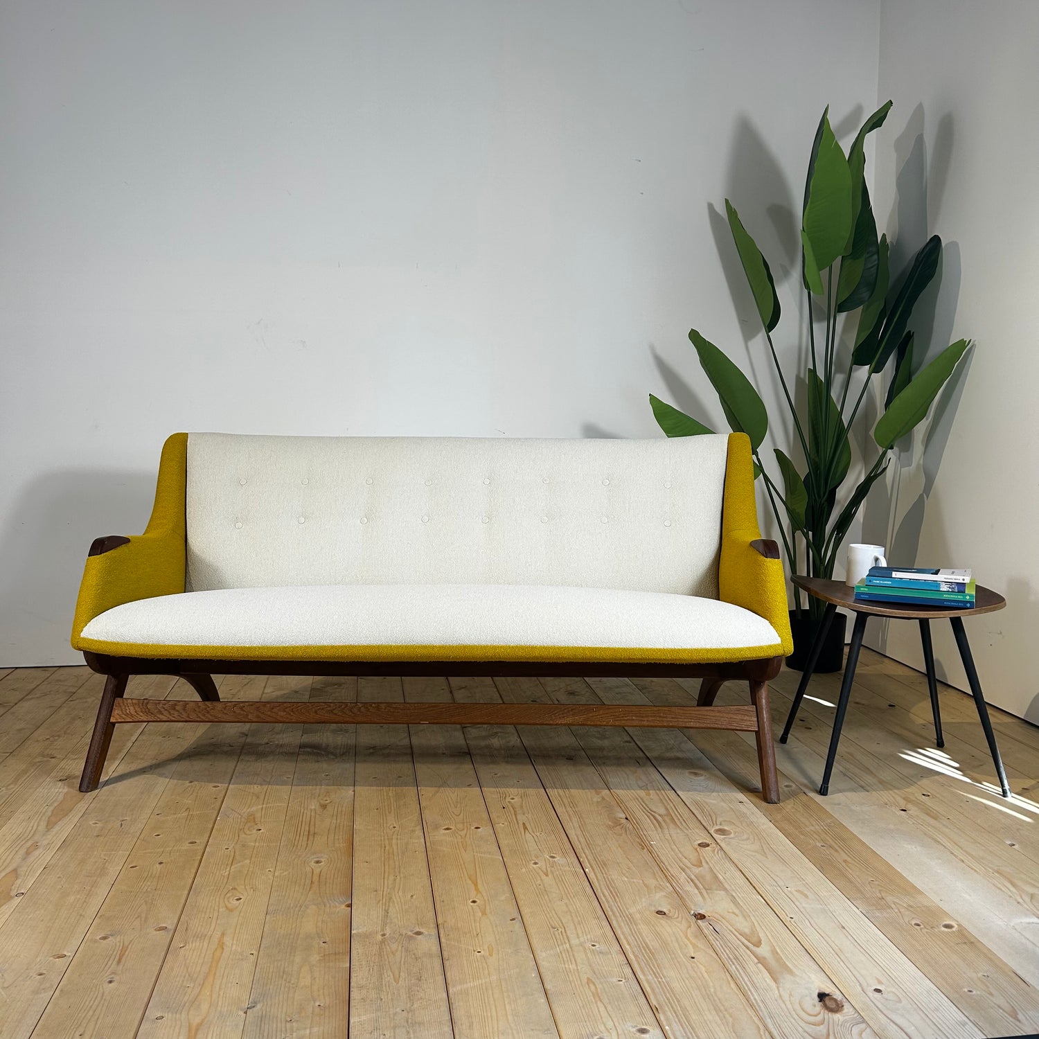 Divano vintage tre posti in teak, anni ’60