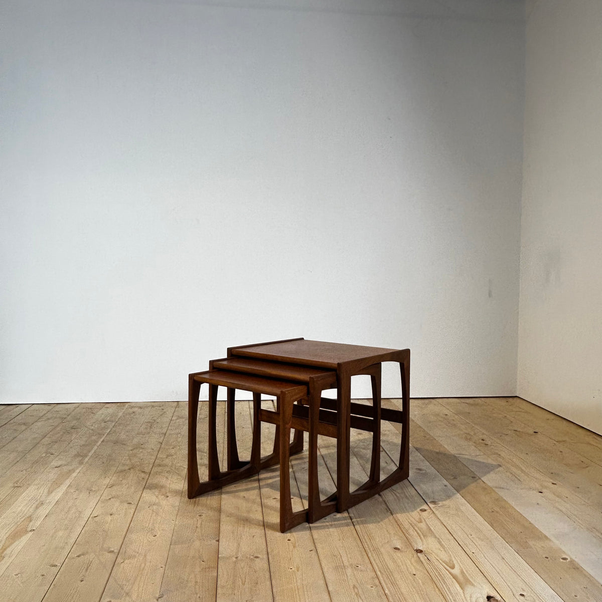 Nesting tables in teak, anni ’60