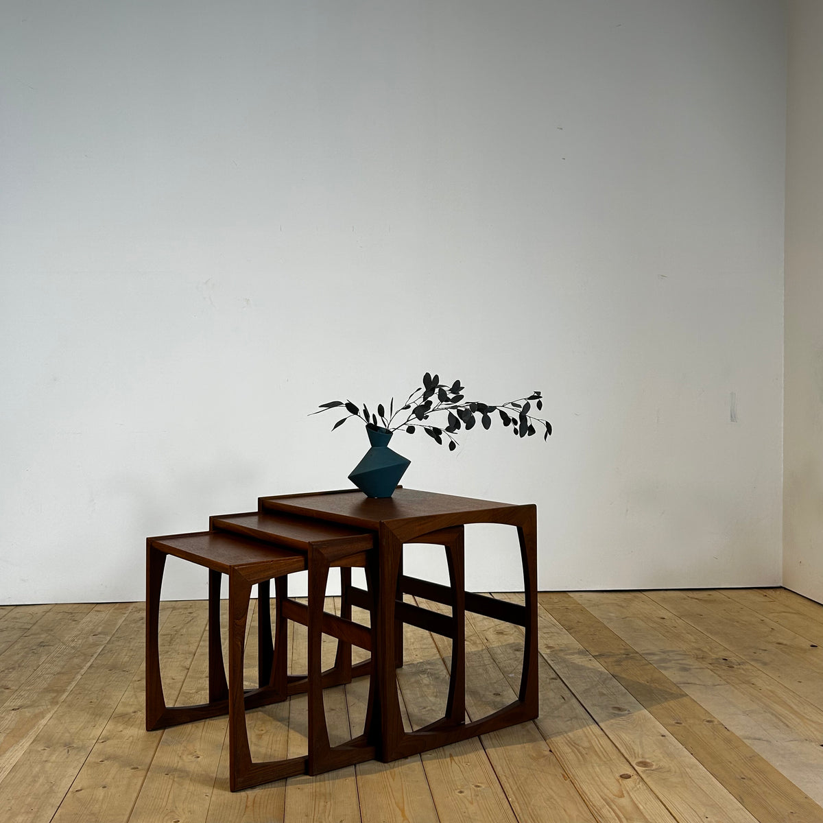 Nesting tables in teak, anni ’60