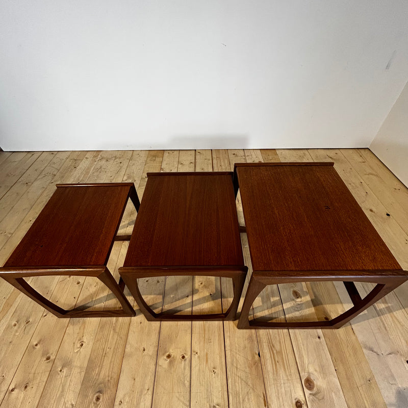 Nesting tables in teak, anni ’60