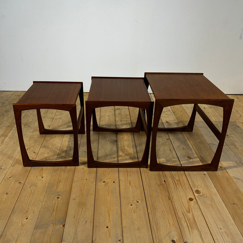 Nesting tables in teak, anni ’60