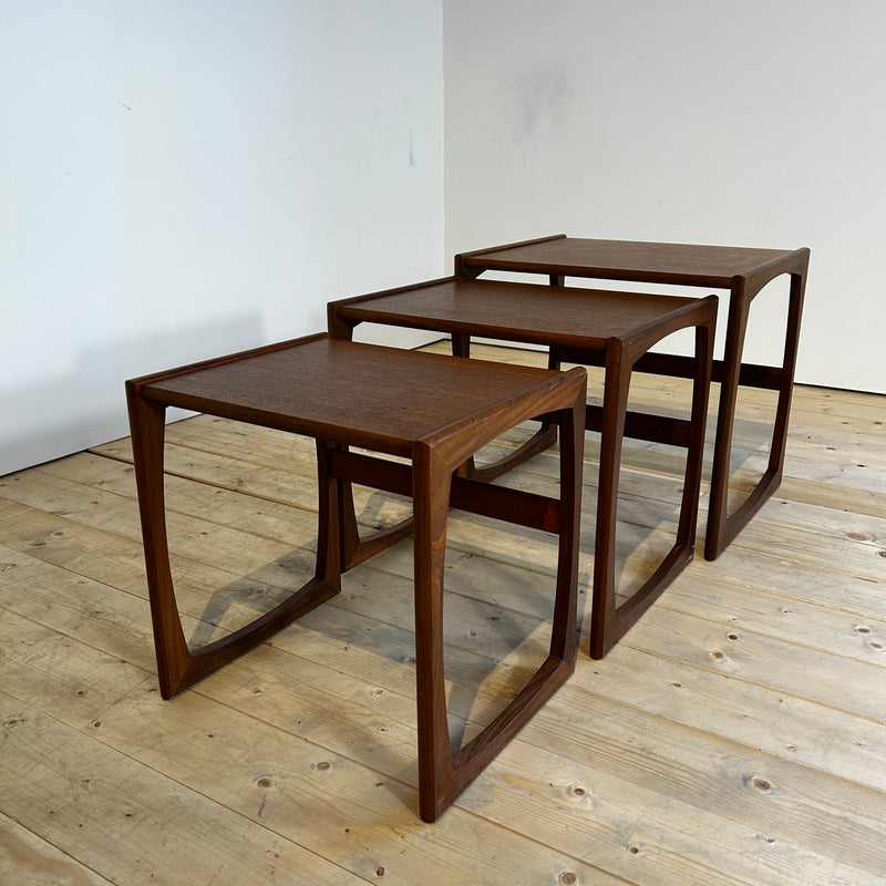 Nesting tables in teak, anni ’60