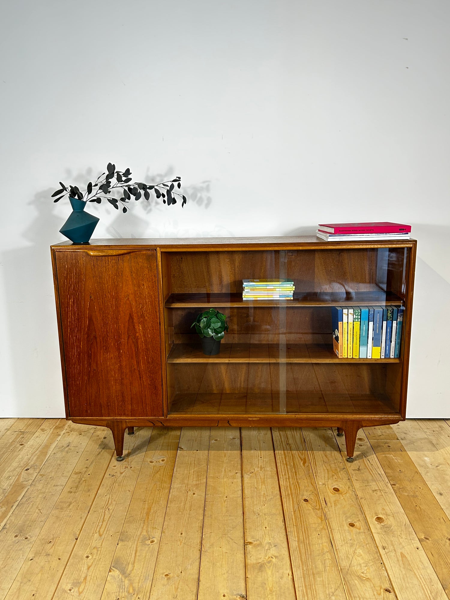 Sideboard Dunvegan di McIntosh, Regno Unito