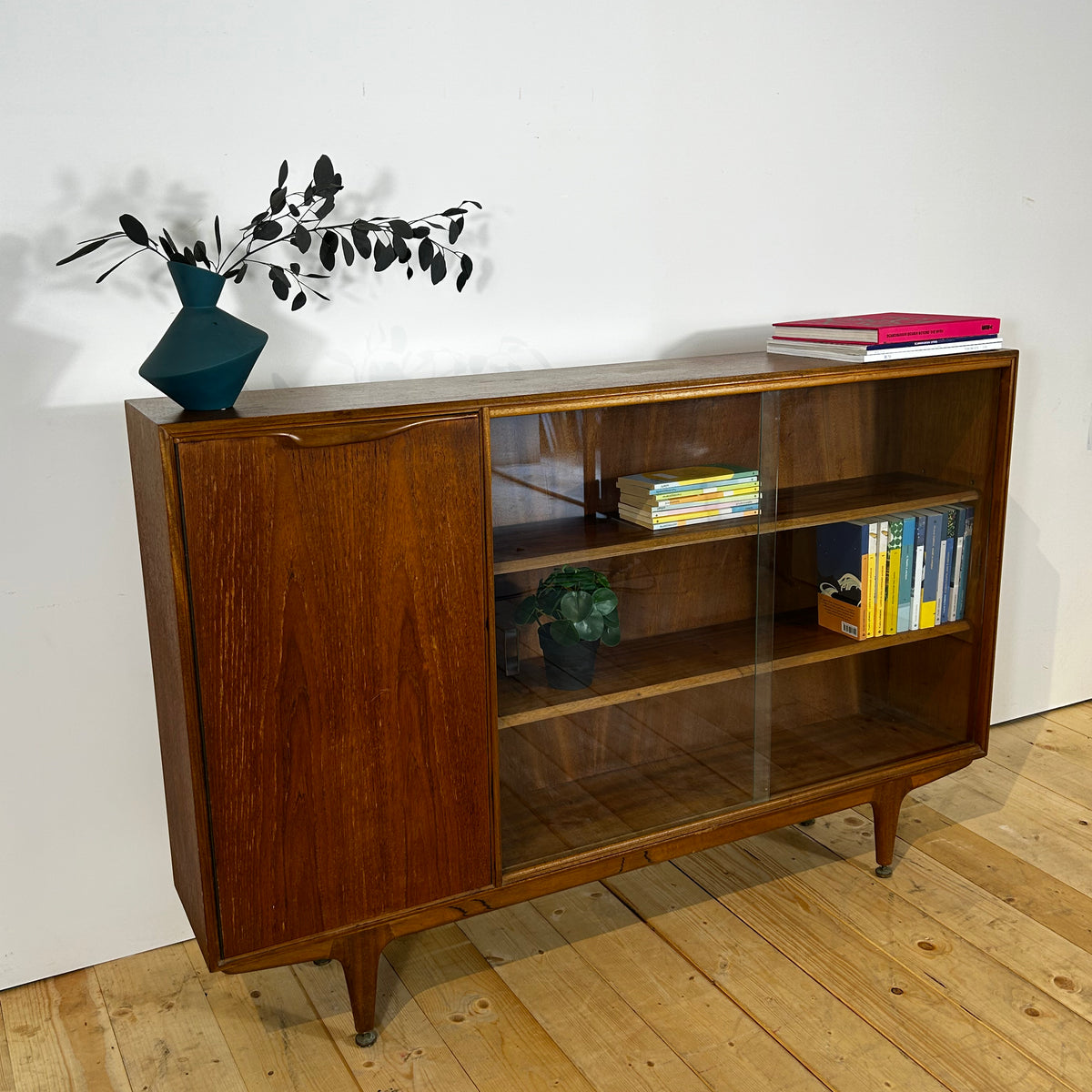 Sideboard Dunvegan di McIntosh, Regno Unito