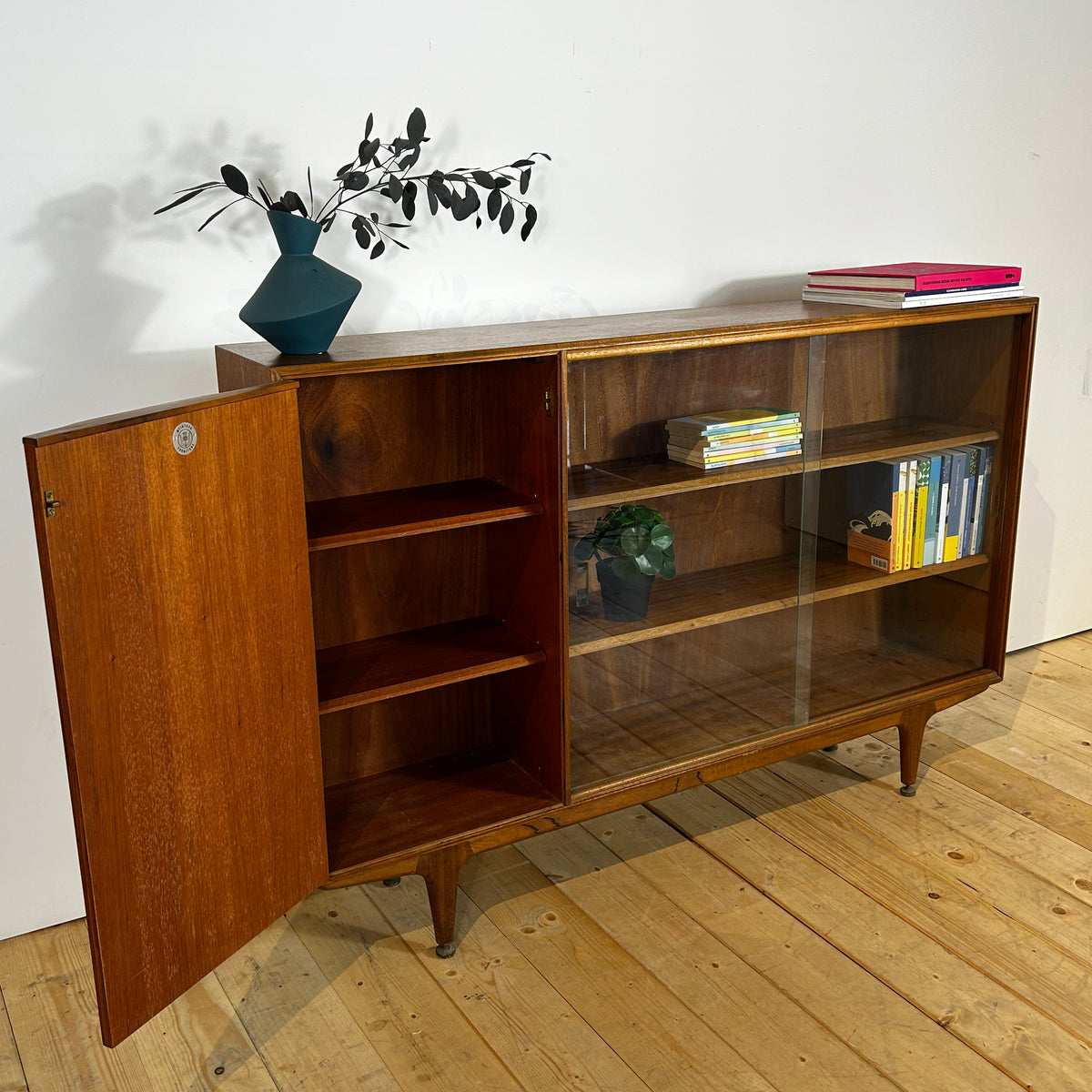 Sideboard Dunvegan di McIntosh, Regno Unito