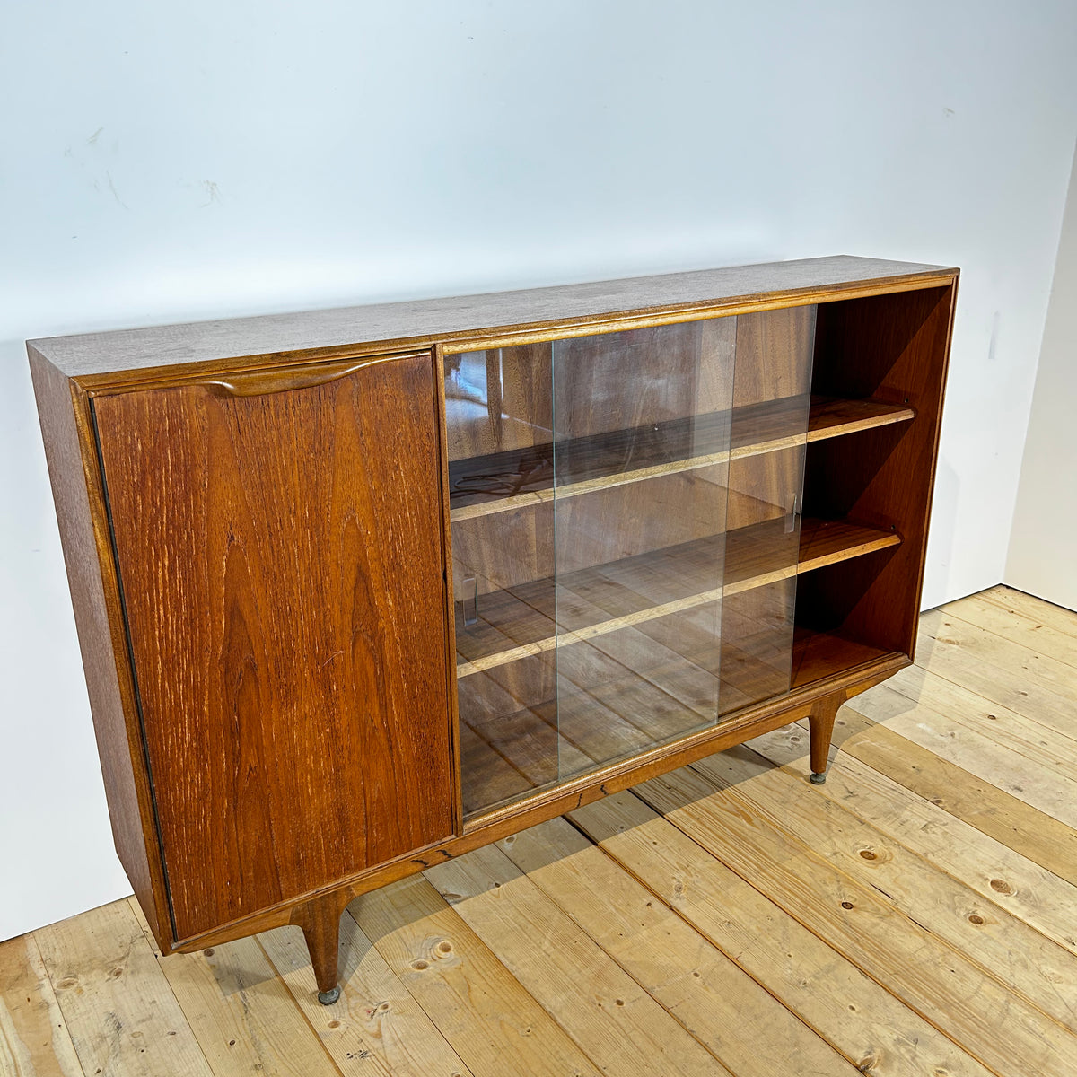 Sideboard Dunvegan di McIntosh, Regno Unito
