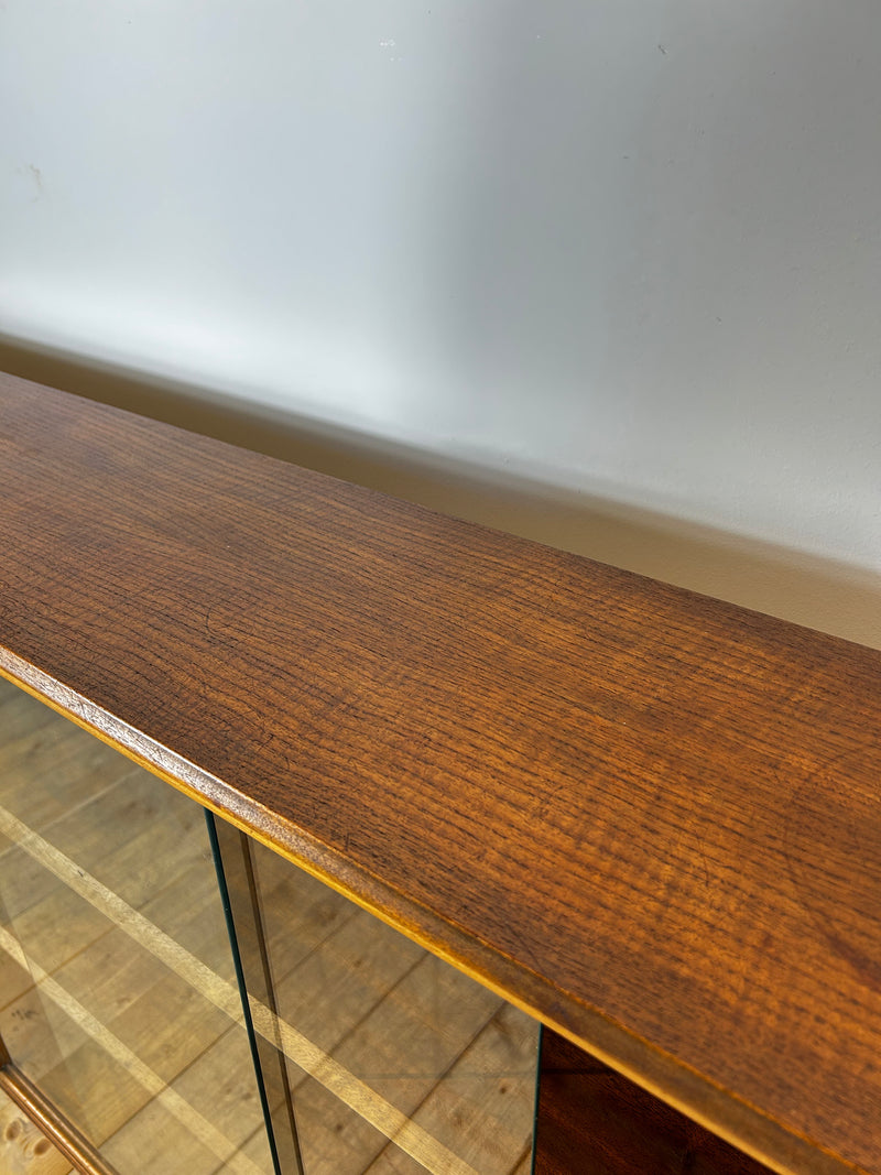 Sideboard Dunvegan di McIntosh, Regno Unito